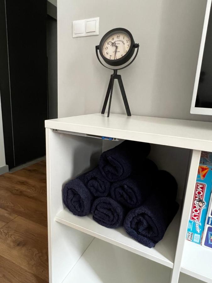 “Apartcalm - Like At Home” - Close To Subway Warschau Buitenkant foto